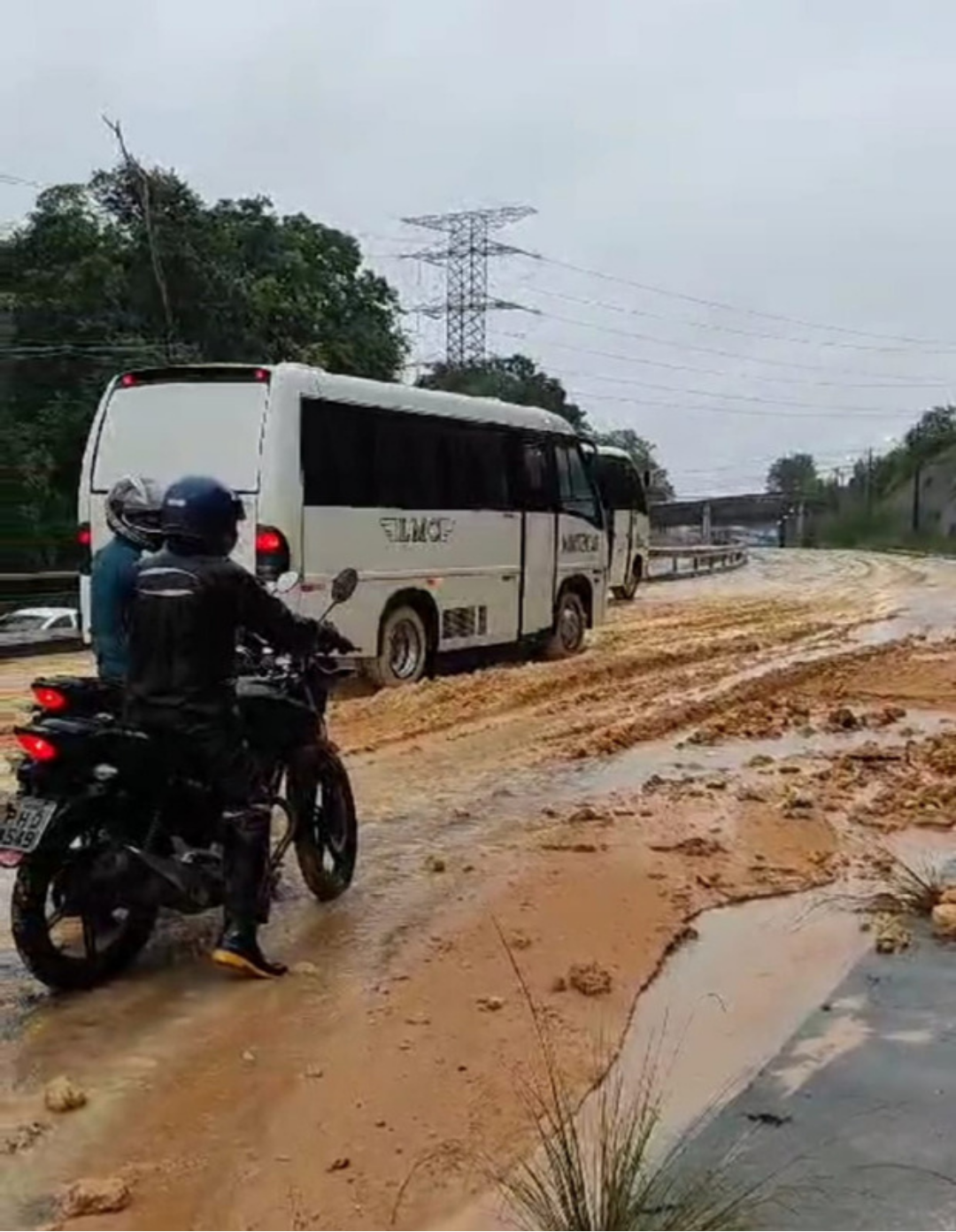 Avenida Das Torres Interditada Ap S Barranco Ceder Manaus Na Pauta