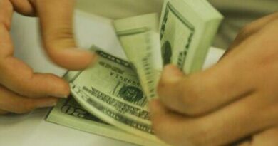 Dólar fecha último pregão em alta de 0,91%
