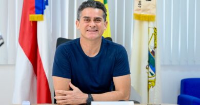 Prefeito David Almeida anuncia concurso da Semed com mil vagas previstas até dezembro