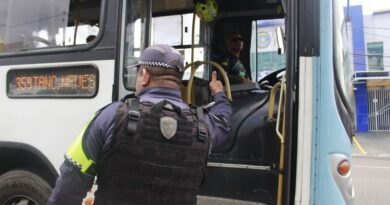 Caem crimes de roubos de celular, a ônibus e pedestres no Amazonas