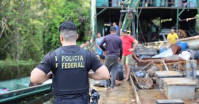 Suspeitos de garimpo são presos e dragas apreendidas durante a Operação Ágata Amazônia