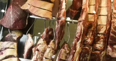 Você sabe o que tem na carne que compra? Água, aditivos e a importância de ler o rótulo