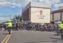 Motociclistas protestam em frente à Câmara Municipal de Manaus contra projeto de lei que afeta aplicativos