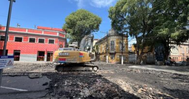 Obras da ‘Rua Gastronômica’ avançam com retirada de asfalto e preparação da nova infraestrutura na Ferreira Pena