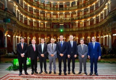 Prefeito Renato Junior destaca construção de Justiça próxima ao povo durante abertura do XXI Consepre no Teatro Amazonas