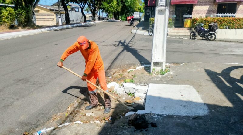 Prefeitura de Manaus recupera caixa coletora obstruída por descarte irregular de lixo no bairro Redenção