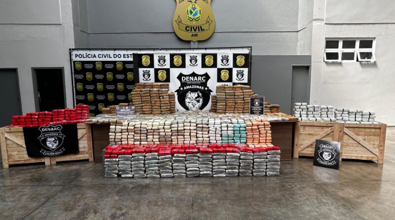 PC-AM apreende cerca de 700 quilos de skunk durante operação no Parque Dez