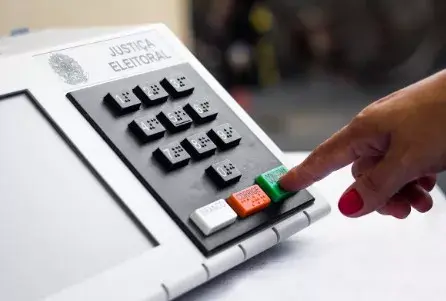 TSE amplia prazo para partidos repassarem verba a candidaturas de mulheres, negros e indígenas
