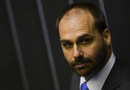 Eduardo reposta críticas a Michelle Bolsonaro: “Triste, mas verdadeiro”