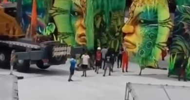 Vídeo; Trabalhador morre ao cair de guindaste enquanto montava alegoria da Flor Matizada em Manacapuru