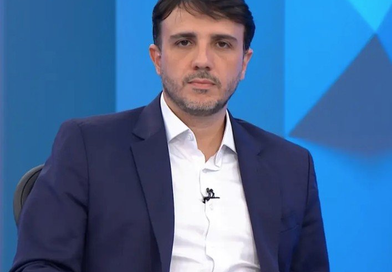 TSE suspende campanha de Renan Santos e aponta irregularidades em redes sociais
