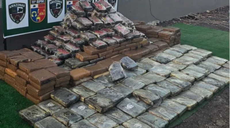 Operação apreende mais 500 kg de drogas avaliados em R$ 10 milhões em balsa no Amazonas
