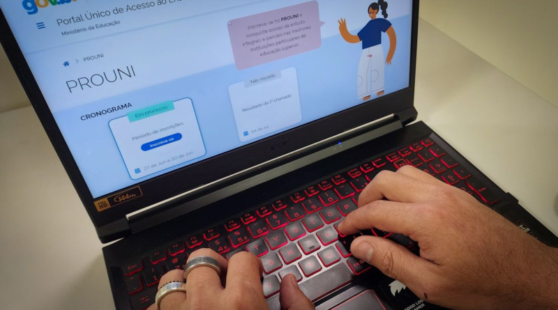 Estudante deve comprovar até hoje informações de inscrição no Prouni