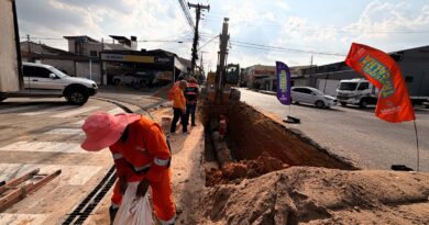 Prefeitura de Manaus realiza manutenção de drenagem profunda na avenida Professor Nilton Lins
