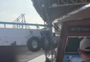 VÍDEO: embarcação atinge porto e derruba parte da estrutura no AM