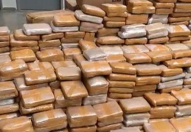Suspeito de chefiar esquema que transportava 2,5 toneladas de drogas de Manaus para o RJ é preso