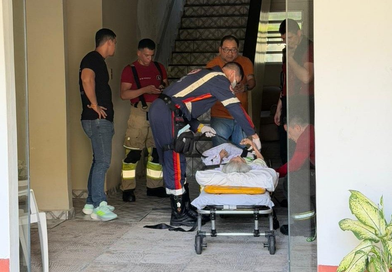 Idosa de 93 anos com 20 kg é resgatada de quarto insalubre em Manaus