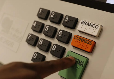 Justiça Eleitoral libera simulador de votação para as Eleições 2026