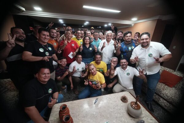 A força do interior: Professora Maria recebe apoio de várias lideranças do interior