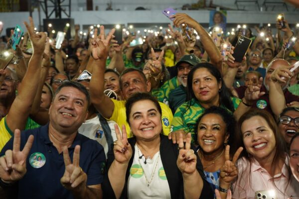 Professora Maria cresce forte nos últimos dias, atrai novas lideranças e fortalece ‘Onda 22’ nas ruas